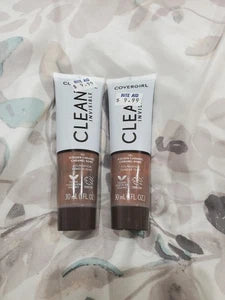 COVERGIRL CLEAN INVISIBLE  FOUNDATION (180 GOLDEN CARAMEL) NEW (LOT OF 2)
